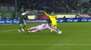 «Πώς γίνεται να μη δοθεί αυτό το πέναλτι υπέρ του Άρη στο ματς με τον Παναθηναϊκό…» (vid)