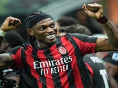 Αναζωπύρωση κούρσας με 10,000 στο πέταλο