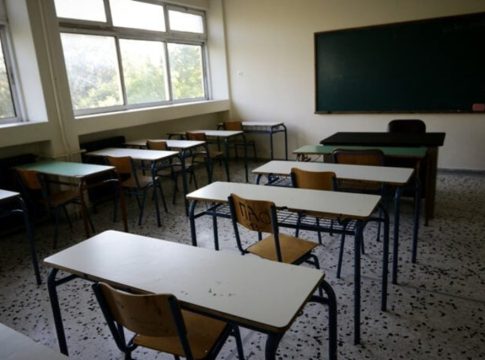 Θεσσαλονίκη: Πέθανε καθηγήτρια μετά από εγκεφαλικό – Τι απαντούν οι γονείς μαθητών στις αναφορές για bullying