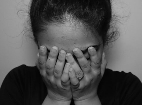 Κρήτη: Ανήλικη έπεσε θύμα ομαδικού βιασμού – Δέκα συλλήψεις