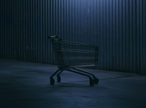 Ο πόλεμος… στα ράφια των σούπερ μάρκετ – Οι ανατιμήσεις βάζουν «φωτιά» στην τσέπη