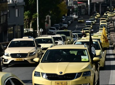 Ταξί: Σε απεργία διαρκείας οι οδηγοί από την Τρίτη 17 Μαρτίου