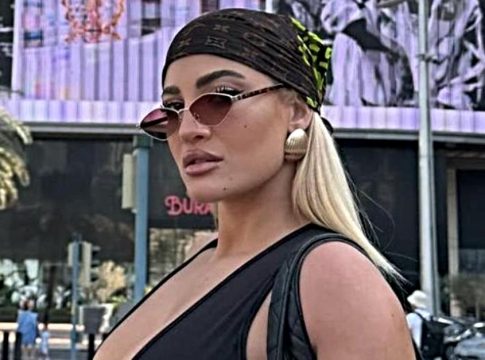 Έξαλλη η Ιωάννα Τούνη: Η «πληρωμένη απάντηση» σε νέο βίντεο μετά τον σάλο για το σχόλιο περί «οικονομικής άνεσης»