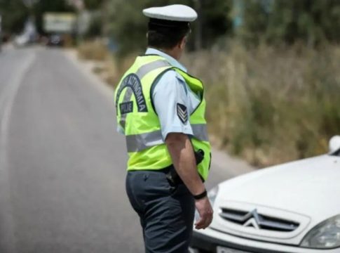 Οδηγούσε μεθυσμένος και χωρίς δίπλωμα με 151χλμ/ώρα στη λεωφόρο Λαυρίου – Συνελήφθη 42χρονος