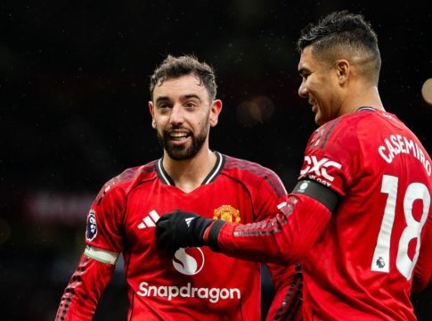 Μάντσεστερ Γιουνάιτεντ – Άστον Βίλα 3-1: Πήραν το ντέρμπι και βλέπουν… σεντόνι οι Κόκκινοι Διάβολοι