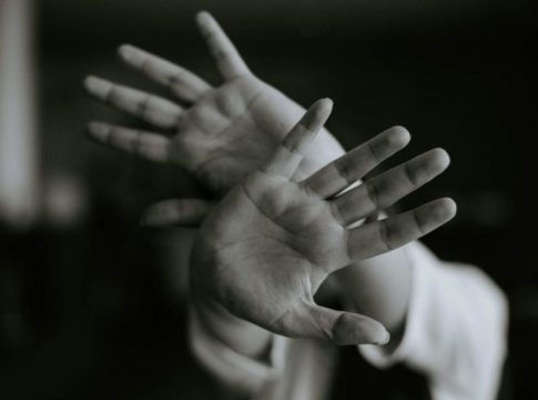 Χανιά: Απολογούνται οι κατηγορούμενοι για τον ομαδικό βιασμό 17χρονης