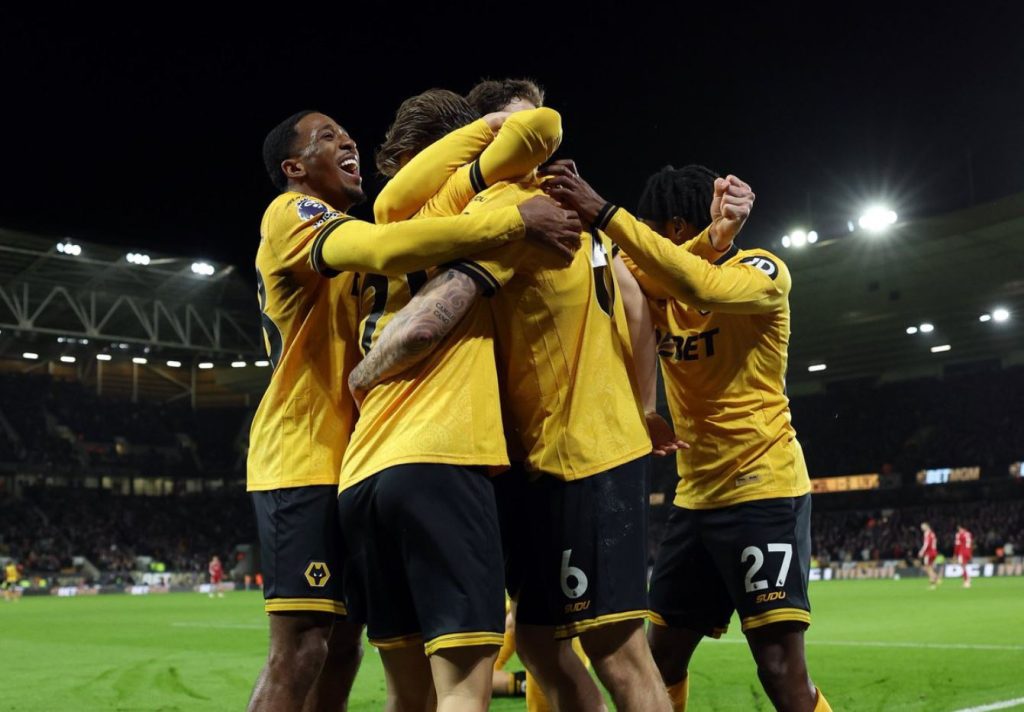 Γουλβς – Λίβερπουλ 2-1: Απίθανοι «λύκοι» και η ομάδα του Σλοτ για τα… θηρία