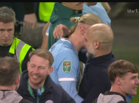 Το έκανε ξανά: Ο Γκουαρντιόλα εμφανίστηκε με γραντζουνιές στο κεφάλι (pics)