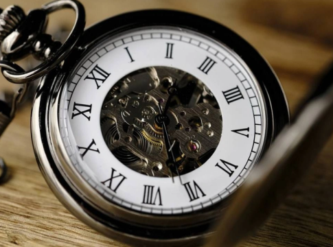 Αλλαγή ώρας: Πότε γυρίζουμε τα ρολόγια μία ώρα μπροστά