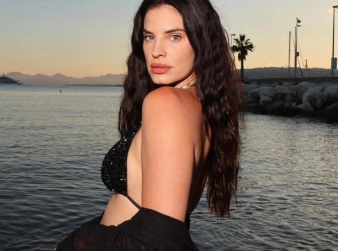 «Κόλαση» η Χριστίνα Μπόμπα σε πόζες με τα εσώρουχά της (pics & vid)