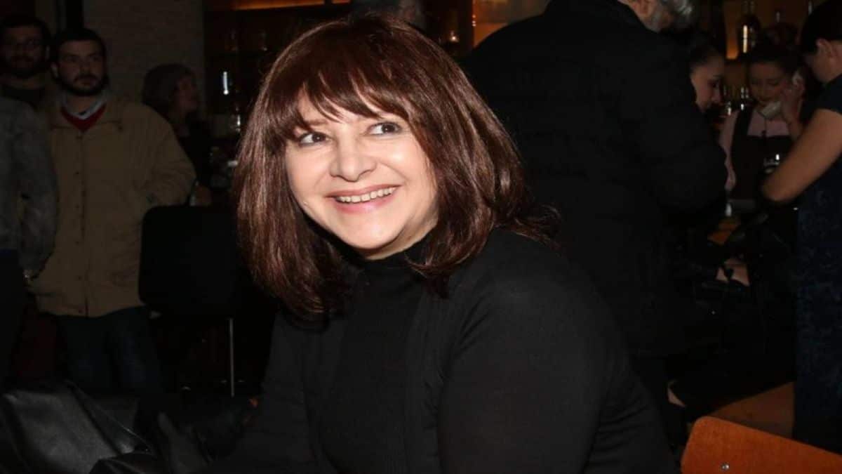 Θυμάστε την παρουσιάστρια Μαρία Χούκλη; Έτσι είναι σήμερα και για αυτόν τον λόγο εξαφανίστηκε