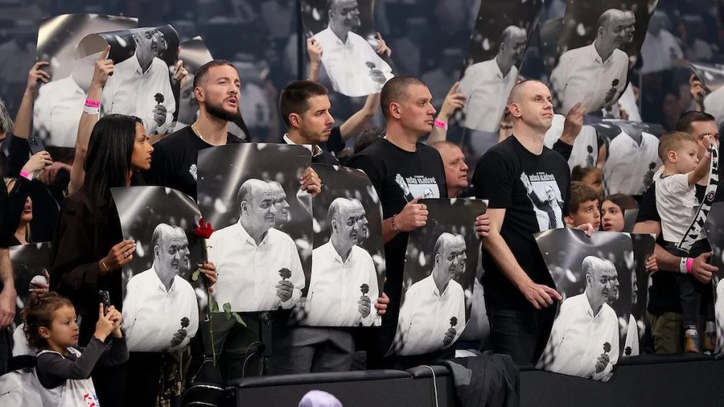 Συγκίνηση στο «αντίο» της Παρτιζάν στον Βουγιόσεβιτς (vid)