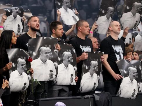 Συγκίνηση στο «αντίο» της Παρτιζάν στον Βουγιόσεβιτς (vid)