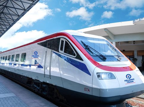 Ταλαιπωρία για τους επιβάτες της αμαξοστοιχίας από Θεσσαλονίκη για Αθήνα – Αναχώρησε με 1 ώρα καθυστέρηση λόγω βλάβης