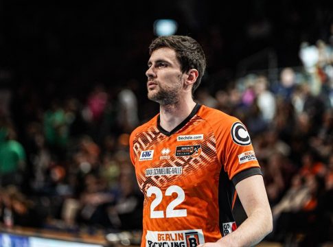 Ο γίγαντας (2.12) Τζέικ Χάνες στον Ολυμπιακό