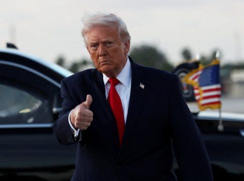 Τραμπ: Απειλεί ξανά «να αφανίσει το Ιράν μέσα σε μία ώρα» – Αλλά πιστεύει ότι τελικά θα πάρει αυτό που θέλει