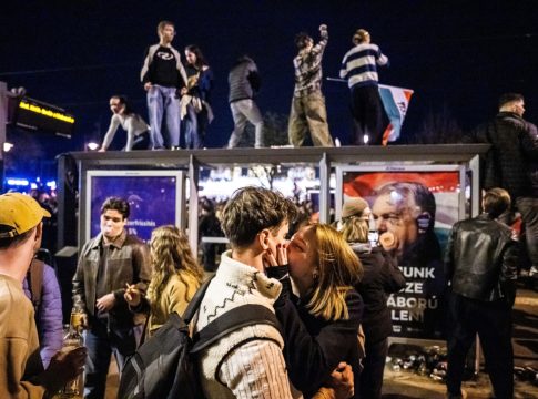 Οι νέοι στην Ουγγαρία έδιωξαν τον Ορμπάν από την εξουσία – Ο λόγος που έχασε τις εκλογές