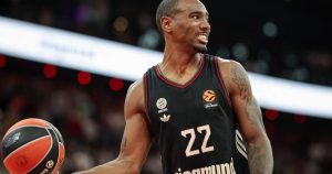 Ποιος είναι ο Αϊζέια Μάικ που αρέσει στον Ολυμπιακό και τι μπορεί να φέρει το παιχνίδι του (vids)