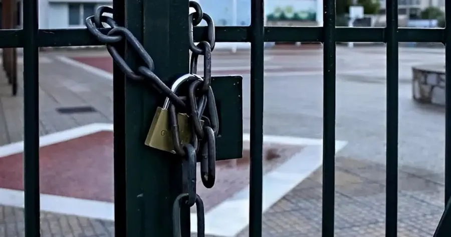 Απόφαση για κλειστά σχολεία και αύριο 2/4