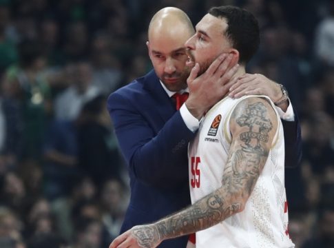 Δείπνο στην Αθήνα με… φόντο το καλοκαίρι; Ο Σπανούλης συναντήθηκε με τον Μάικ Τζέιμς