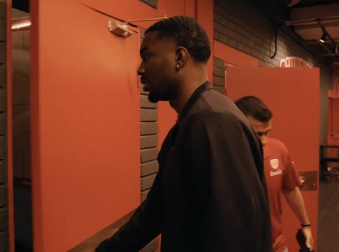 Ο Κίναν Έβανς επέστρεψε και έκανε έκπληξη στους παίκτες του Ολυμπιακού (vid)