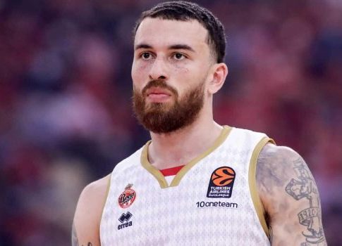 «Αυτοπροτάθηκε στην Μπαρτσελόνα για την επόμενη σεζόν ο Τζέιμς»