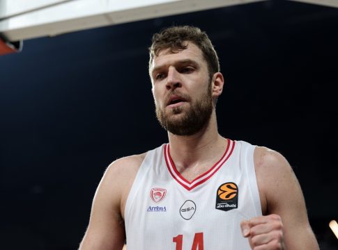 Η διαδρομή που ακολούθησε το βραβείο του MVP μέχρι να φτάσει στον Βεζένκοφ (vid)