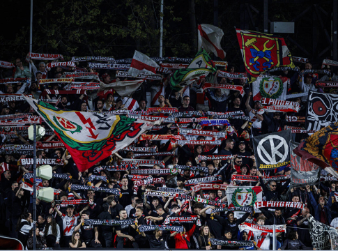 Ουρές στα εκδοτήρια από τους φίλους της Ράγιο Βαγεκάνο ενόψει της ρεβάνς στη Νέα Φιλαδέλφεια