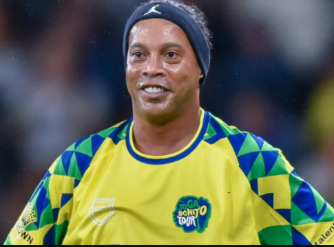 Συνεχίζουν να… μαγεύουν Ροναλντίνιο και Αντριάνο (vid)