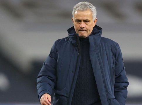 Ρεάλ Μαδρίτης: «Ο Μουρίνιο ένας από τους υποψήφιους για τον πάγκο της»