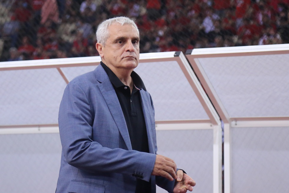 Πεδουλάκης για τον Σπόρτιγκ: «Η ομάδα θα χτιστεί με υπομονή, με γνώσεις και με οικογενειακό κλίμα» (vid)