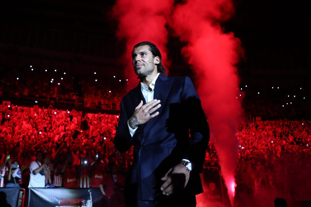 Πρίντεζης: «Το on-ball παιχνίδι του Ολυμπιακού μπορεί να κάνει τη διαφορά – Χαίρομαι πολύ για τον Σάσα γιατί δουλεύει πάρα πολύ»