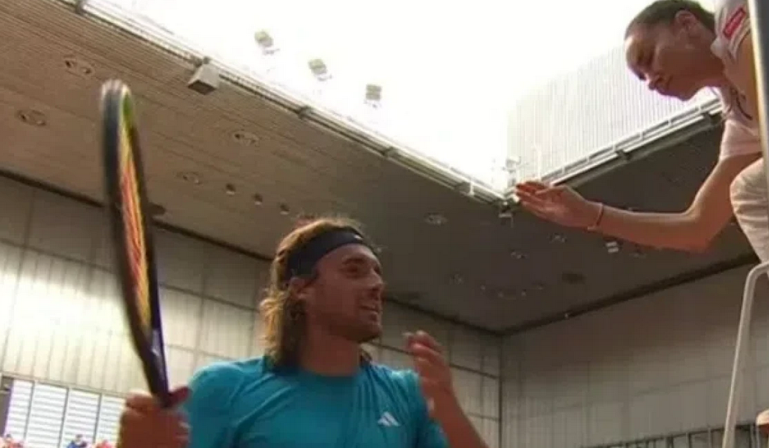 Τα έβαλε και με την διαιτητή ο Τσιτσιπάς: «Μου αφαιρείς τον πόντο για βλακεία»