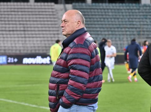 Μπέος για Μπούση: «Δεν τοποθετήθηκε για το καταφανέστατο πέναλτι»