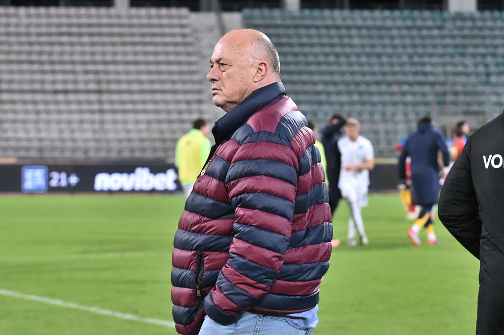 Μπέος για Μπούση: «Δεν τοποθετήθηκε για το καταφανέστατο πέναλτι»