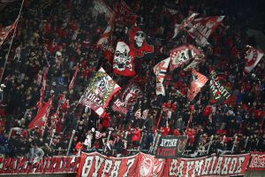 Ανακοίνωση της Θύρας 7 για την επίσκεψη στον Ρέντη: «Δώστε τα όλα, κυνηγήστε με λύσσα το πρωτάθλημα» (pic)