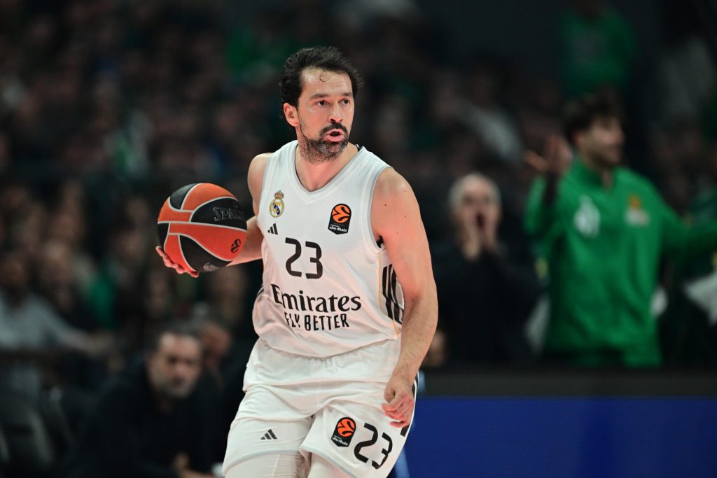 Γιουλ: «Ο Ολυμπιακός είναι άμεσος αντίπαλός μας – Να προσέξουμε τους ταλαντούχους παίκτες που μπορούν να κρίνουν το ματς»