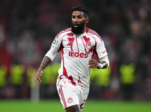 Το πασχαλινό μήνυμα του Ροντινέι με τη λαμπάδα στα χέρια (pic)