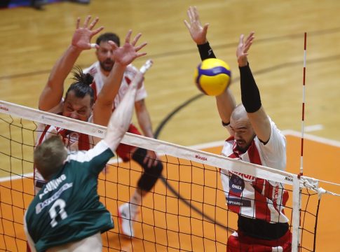 Παναθηναϊκός – Ολυμπιακός: Στις 18:00 αντί για τις 20:00 την Πέμπτη ο τρίτος ημιτελικός της Volley League