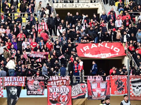 Ολυμπιακός: «Καυτή» ατμόσφαιρα στο Παγκρήτιο από τον κόσμο των Πειραιωτών (pics)