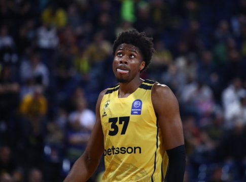 Άρης Betsson: «Τρέχει» να προλάβει το ντέρμπι με τον ΠΑΟΚ ο Αντετοκούνμπο