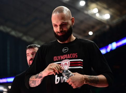 Φουρνιέ για ΑΕΚ και ΠΑΟΚ: «Που πιστεύετε βρίσκεται το Ελληνικό Πρωτάθλημα στην Ευρώπη;» (pic)