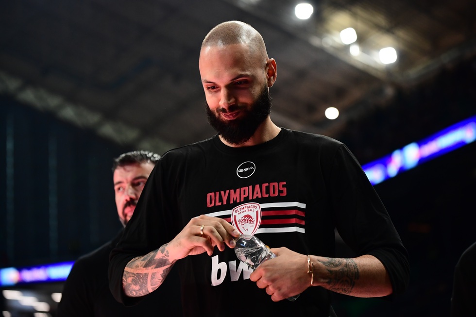 Φουρνιέ για ΑΕΚ και ΠΑΟΚ: «Που πιστεύετε βρίσκεται το Ελληνικό Πρωτάθλημα στην Ευρώπη;» (pic)