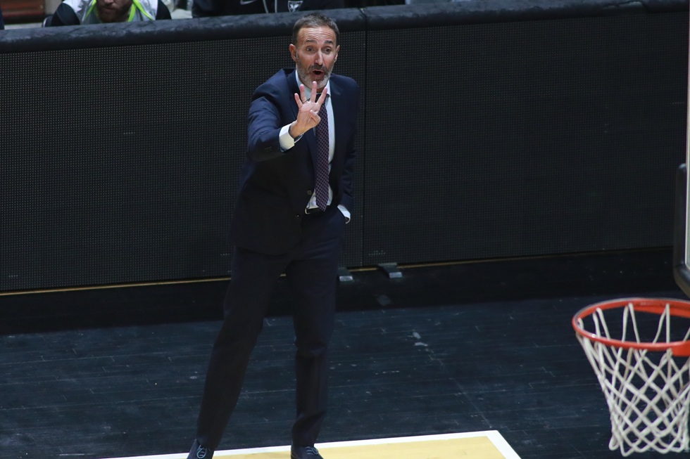 Αλόνσο: «Ο ΠΑΟΚ είναι το φαβορί – Δεν ήμασταν σε καλή μέρα αλλά μειώσαμε στους 6 πόντους»