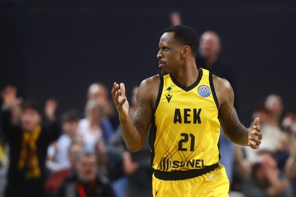 Η παρακάμερα από τη μεγάλη νίκη της ΑΕΚ επί της Μπανταλόνα (vid)