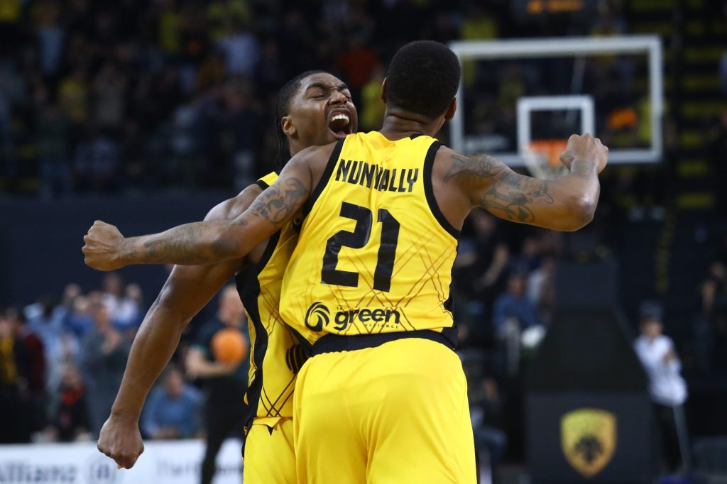 AEK – Μπανταλόνα 87-84: Έκανε το 1-0 η ομάδα του Σάκοτα