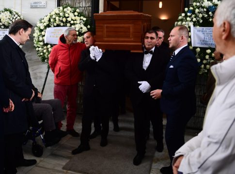 Το τελευταίο «αντίο» στον Βασίλη Γκούμα (pics)