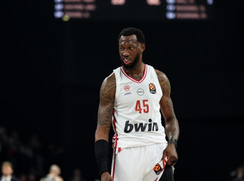 Η «πολυτέλεια» του ρόστερ του Ολυμπιακού: Πώς ο Ντόντα Χολ νίκησε τη frontline της Βιλερμπάν (vids)