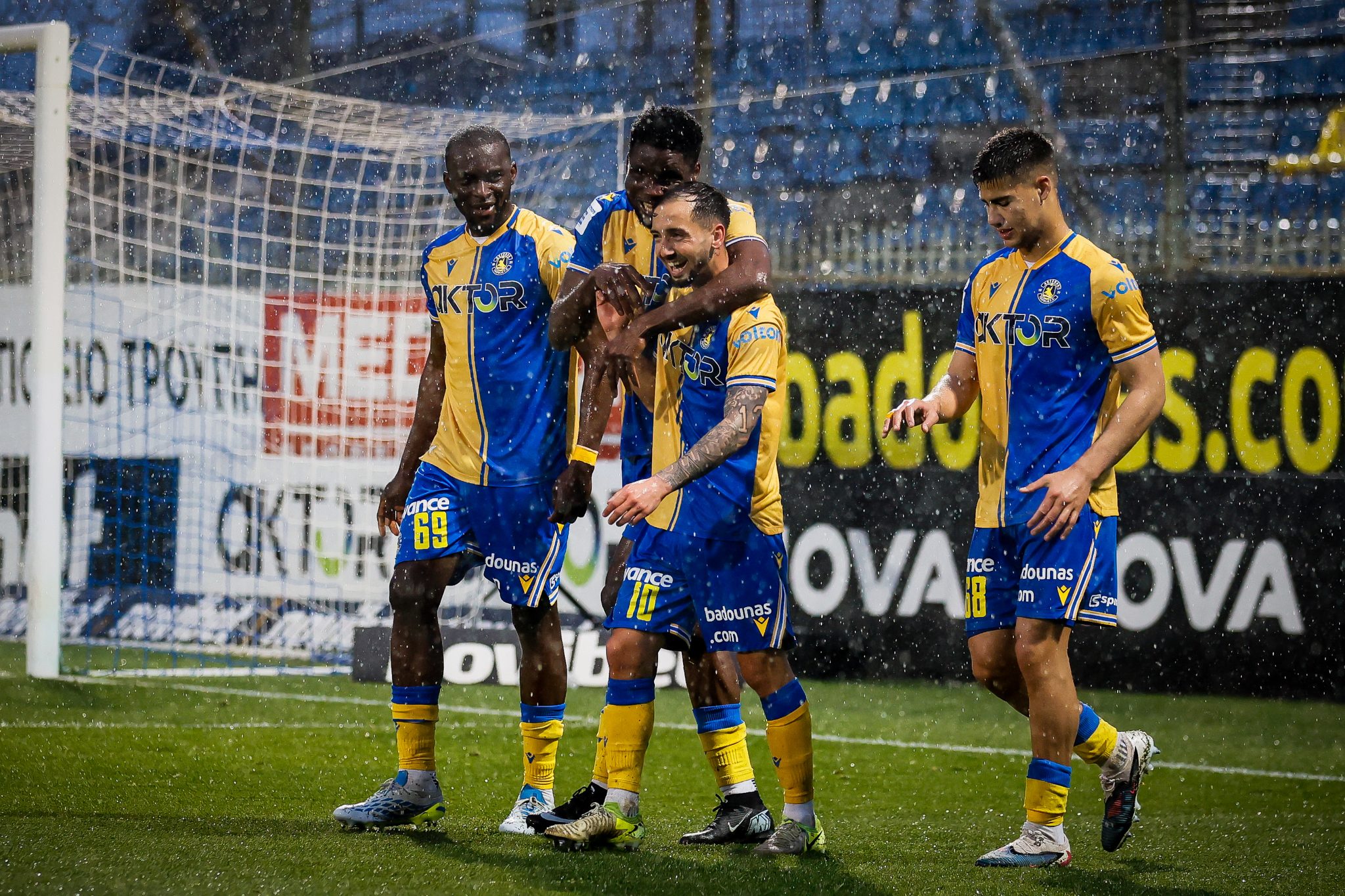 Κρίσιμα ματς στα play out της Super League: «Τελικός» στις Σέρρες, μεγάλη «μάχη» της ΑΕΛ με τον Παναιτωλικό