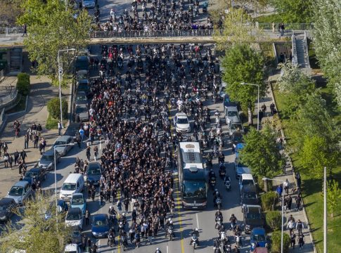 Οπαδοί του ΠΑΟΚ συνόδευσαν την αποστολή της ομάδας μέχρι την Τούμπα (pics)